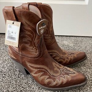 Ariat Ladies Size 7.5 B Chandler Western Tangled Tan Snip Toe Booties 10040340